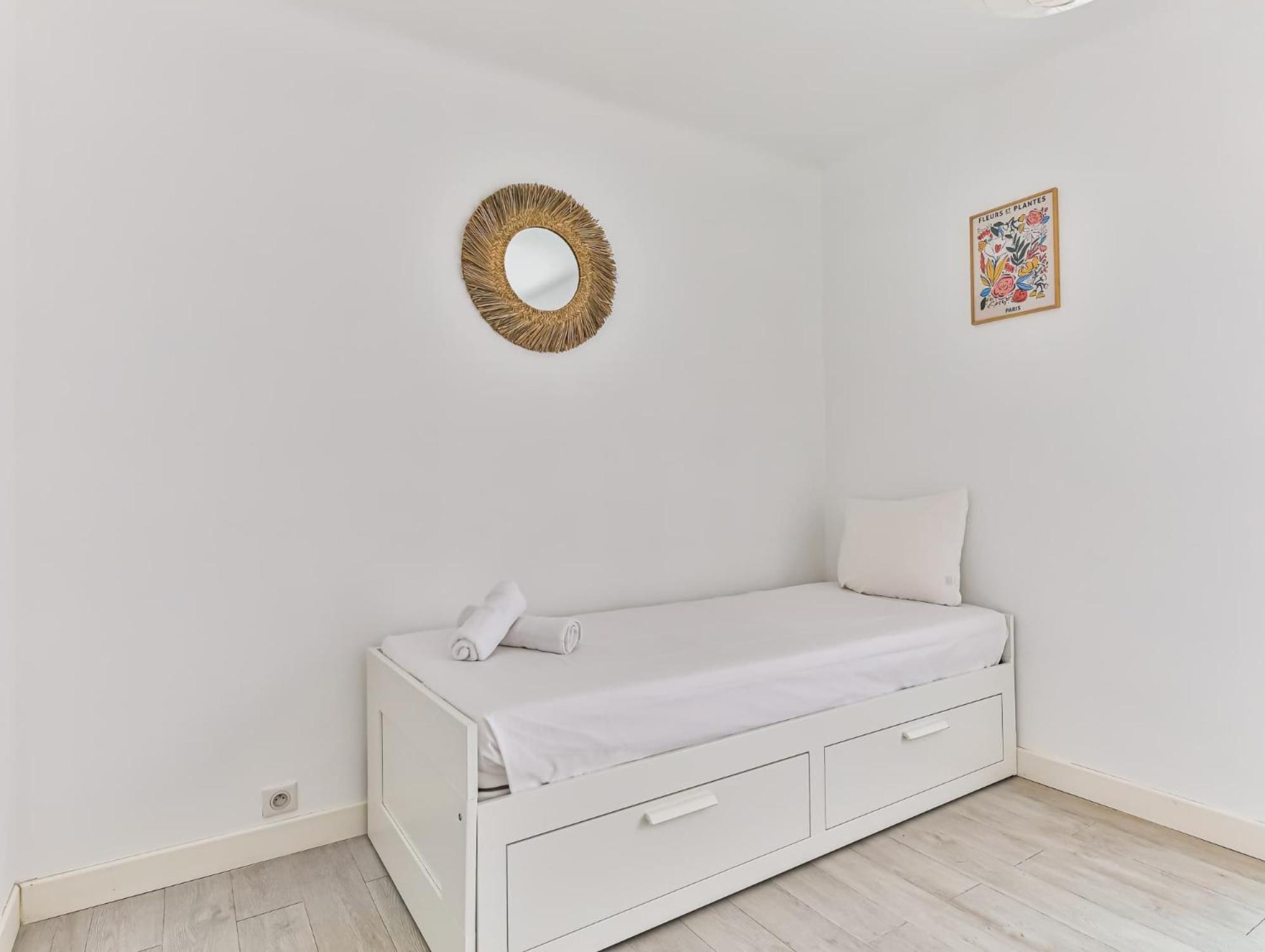 Appartement Cocooning Proche Centre Ville Et Gare เลส์ซาบล์-โดล็อนน์ ภายนอก รูปภาพ
