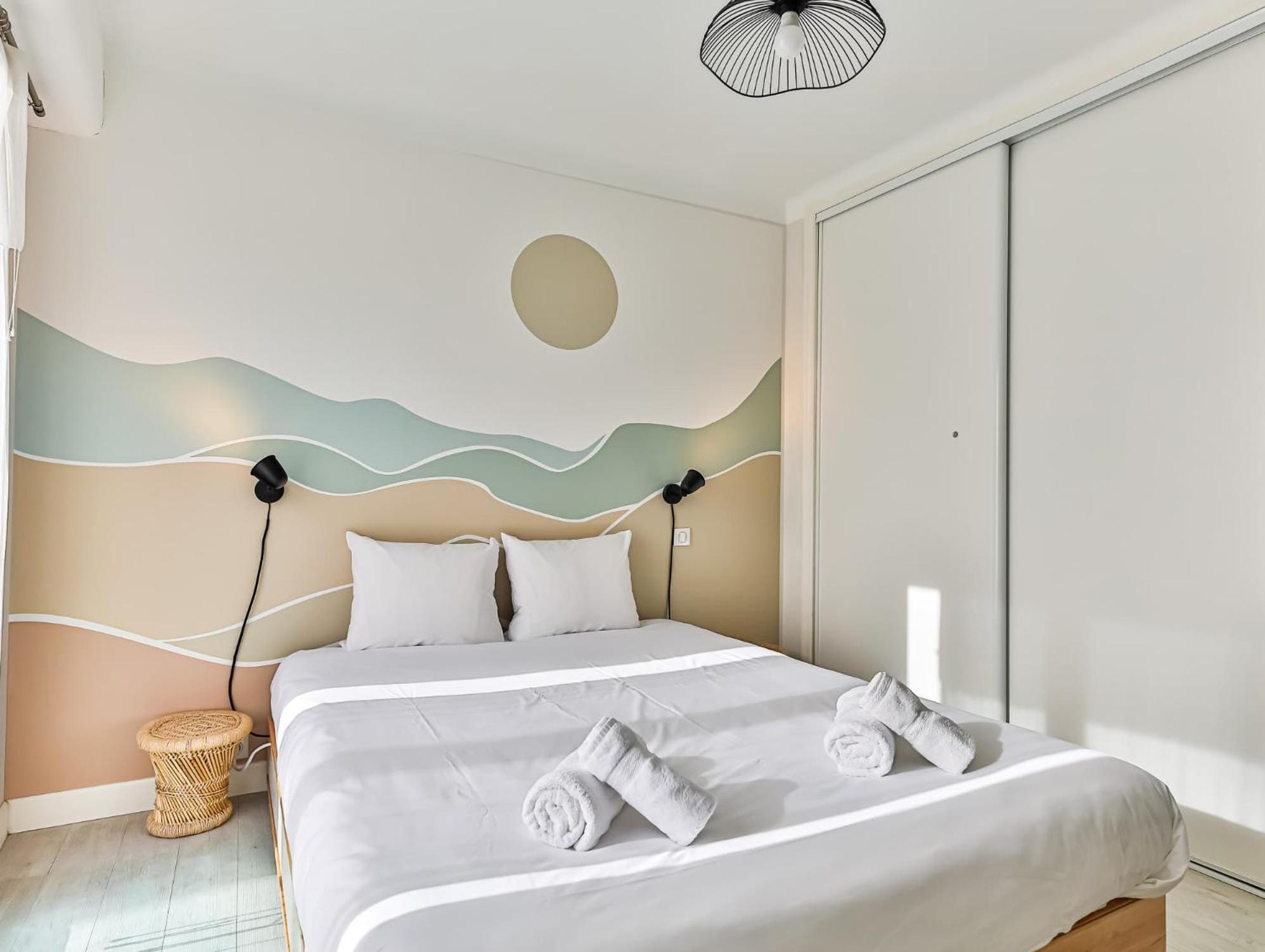 Appartement Cocooning Proche Centre Ville Et Gare เลส์ซาบล์-โดล็อนน์ ภายนอก รูปภาพ