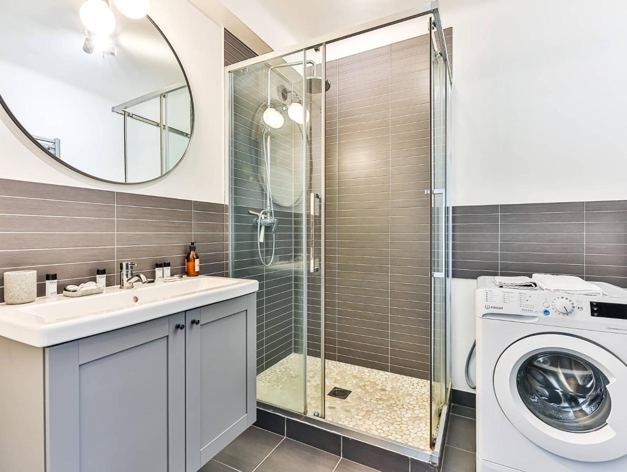 Appartement Cocooning Proche Centre Ville Et Gare เลส์ซาบล์-โดล็อนน์ ภายนอก รูปภาพ