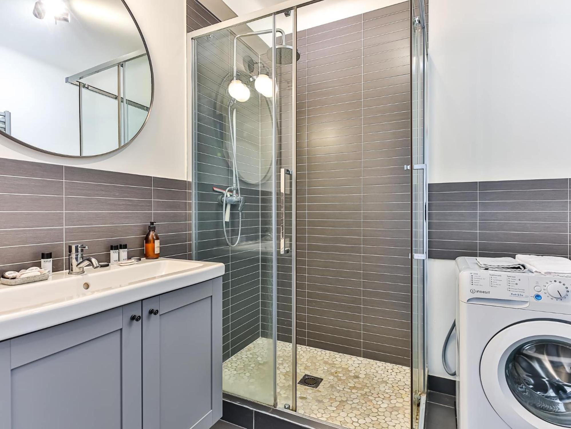 Appartement Cocooning Proche Centre Ville Et Gare เลส์ซาบล์-โดล็อนน์ ภายนอก รูปภาพ